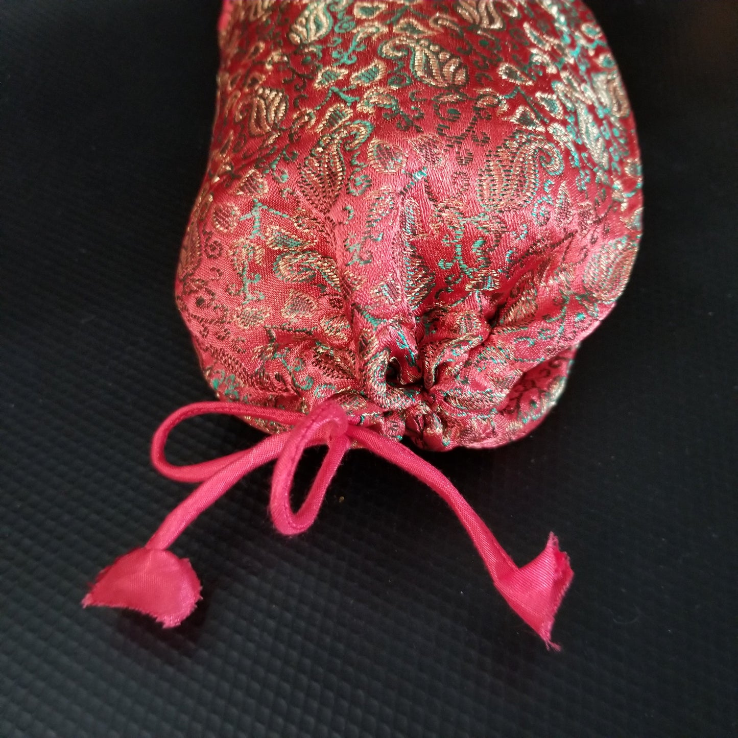 Silk neck pillow