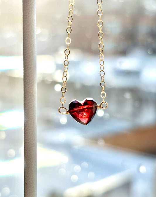 Garnet Heart Necklace | Minimalist Design Richau & Co by Studio Richau