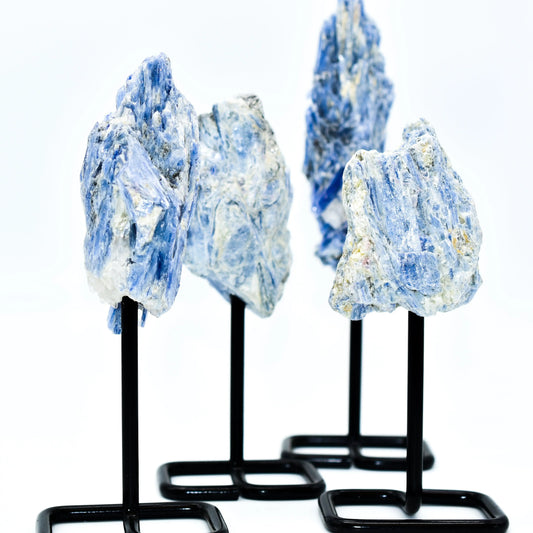 Natural Stones Display on Metal Base DC-Whyte Quartz