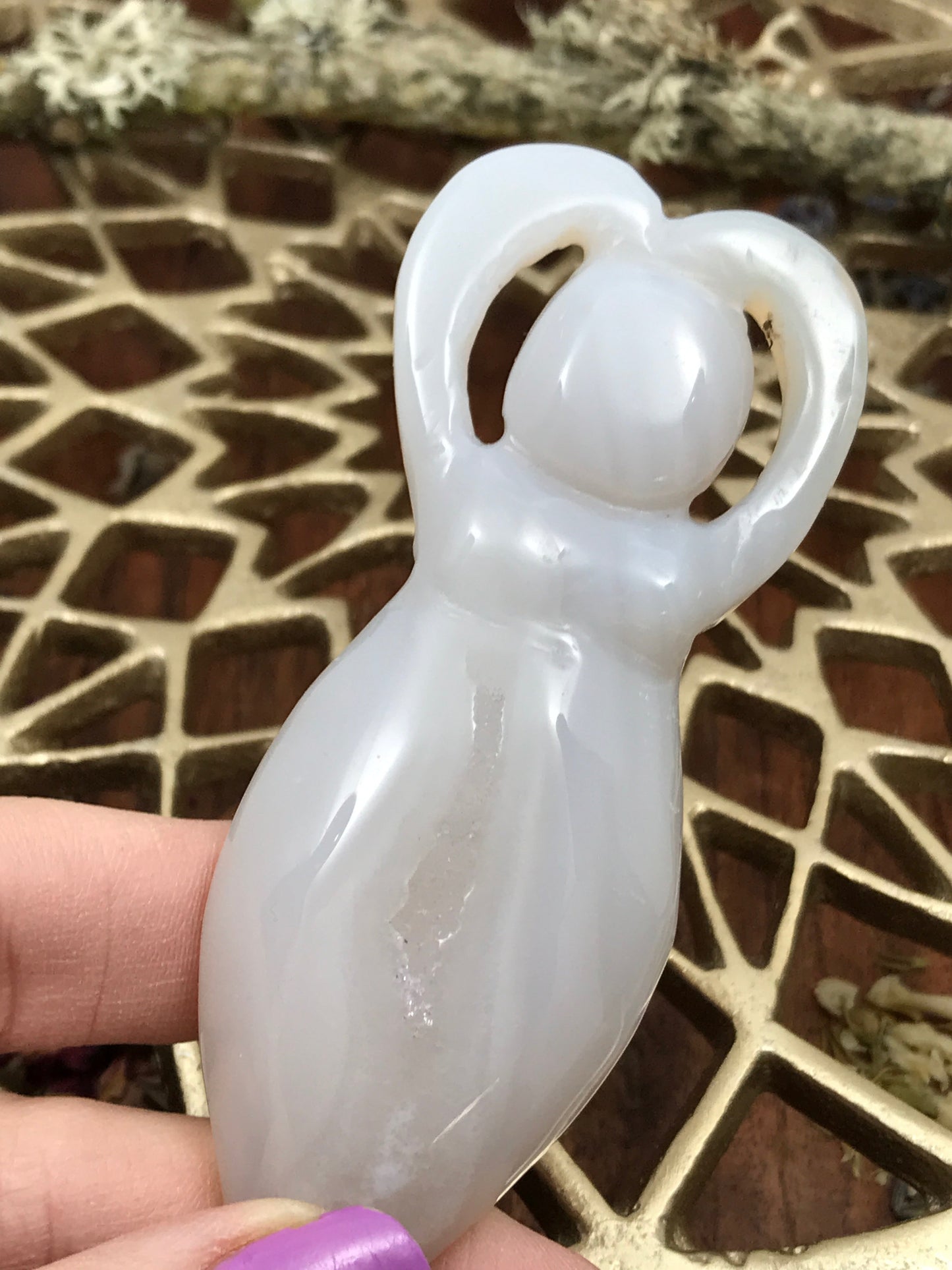 Agate Moon Goddess for Blessings 4"