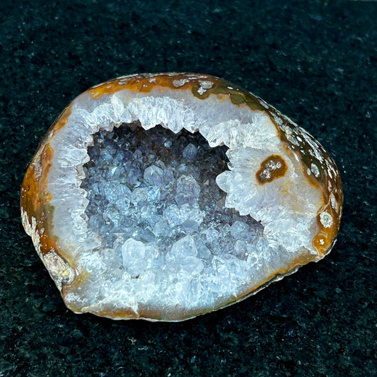 Quartz stone geode