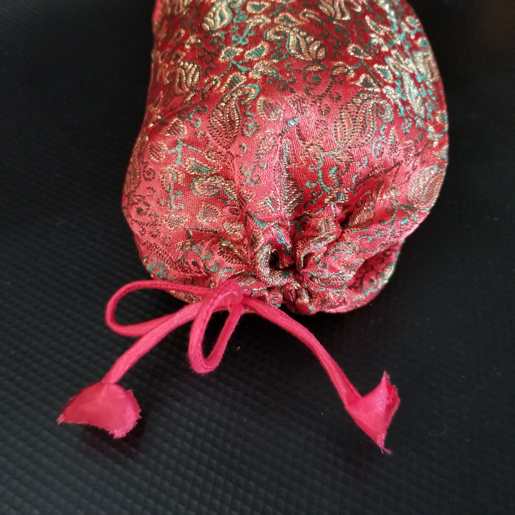 Silk neck pillow