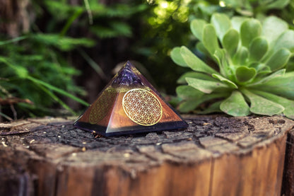Flower of Life Copper Orgone Pyramid with Amethyst (Authentic - REAL) - Ethereal Essentials