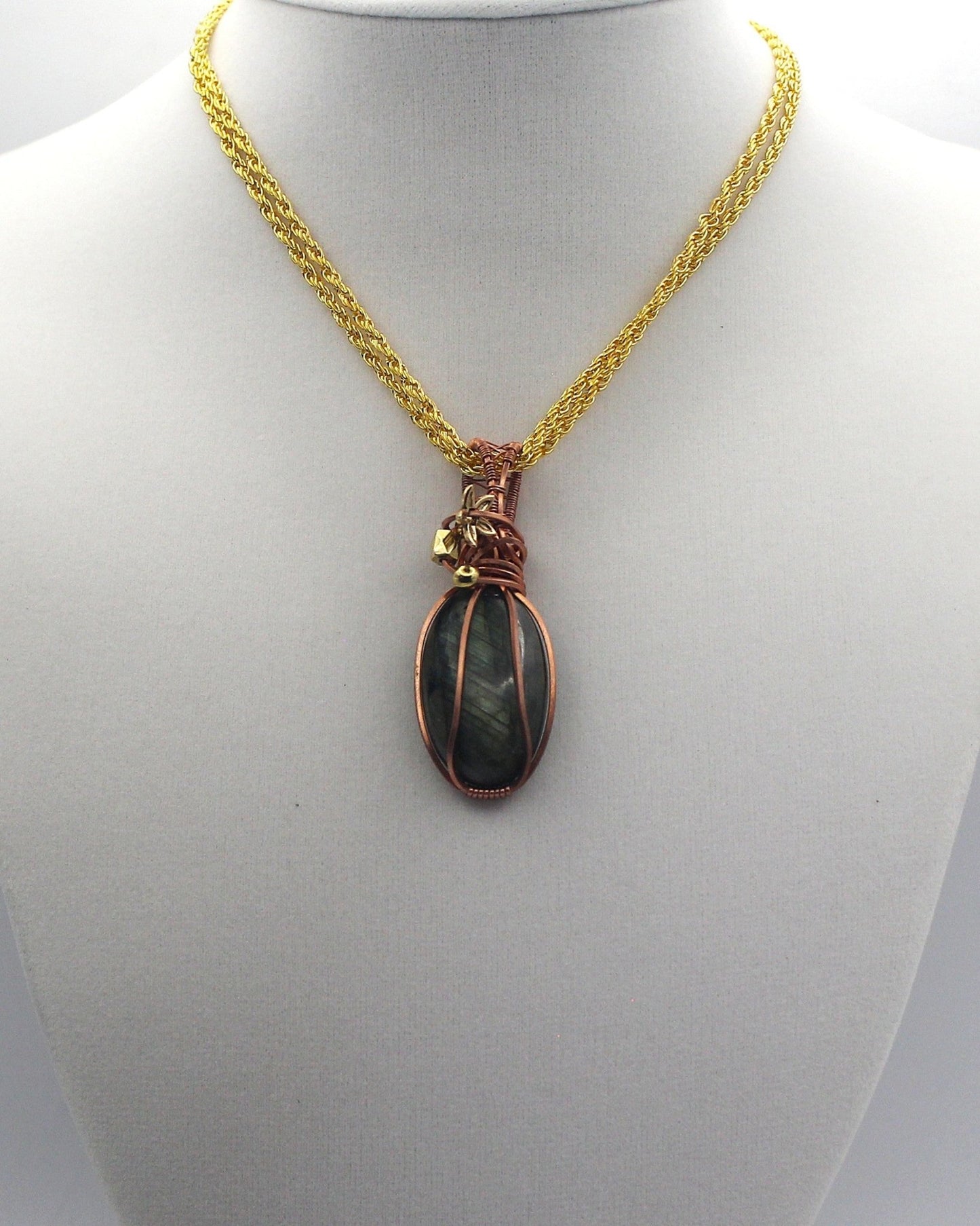 Raw Copper Labradorite Beaded Pendant Necklace - Ethereal Essentials